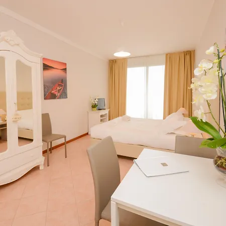 Апарт-отель Il Sogno Дезенцано-дель-Гарда